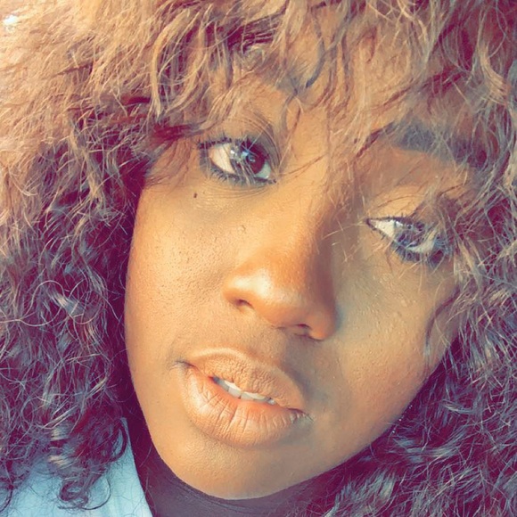 Meet your Posher, Erica - Picture 1 of 1